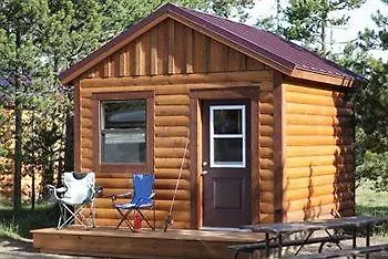 Lodge Headwaters & At Flagg Ranch