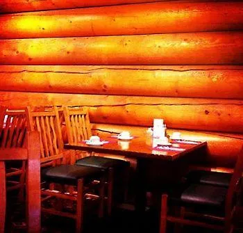 Lodge Headwaters & At Flagg Ranch