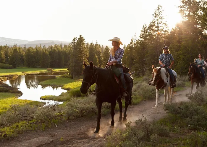 Lodge Headwaters & At Flagg Ranch