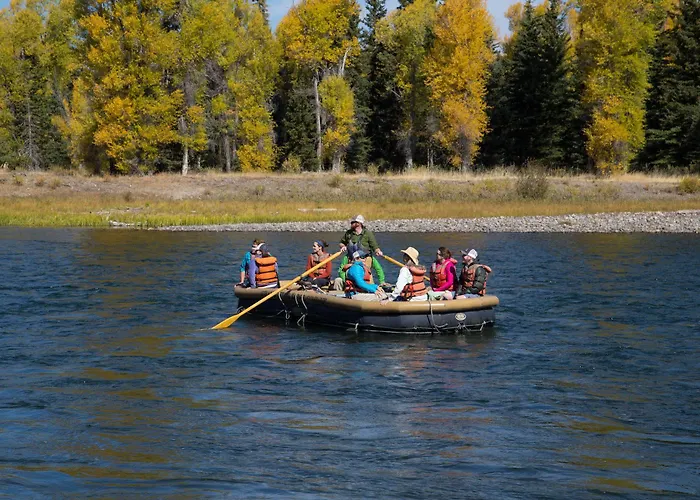 Lodge Headwaters & At Flagg Ranch *