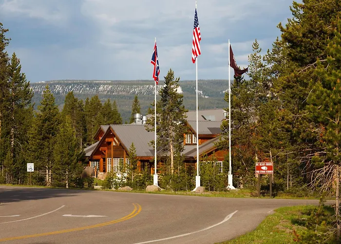 Lodge Headwaters & At Flagg Ranch