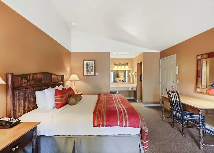 Headwaters & At Flagg Ranch Lodge *