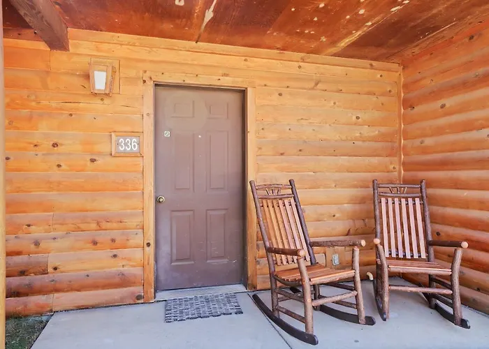 Lodge Headwaters & At Flagg Ranch