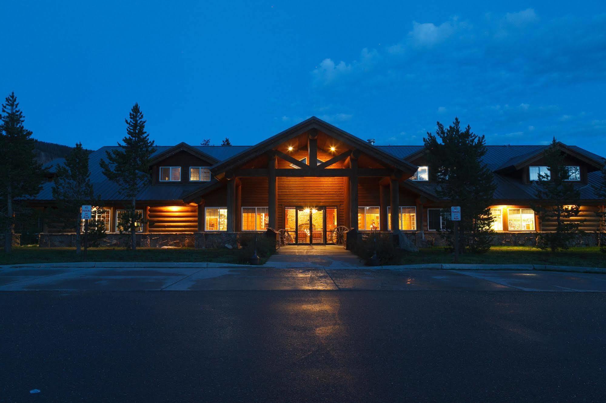 HEADWATERS LODGE & CABINS AT FLAGG RANCH, COLTER BAY VILLAGE